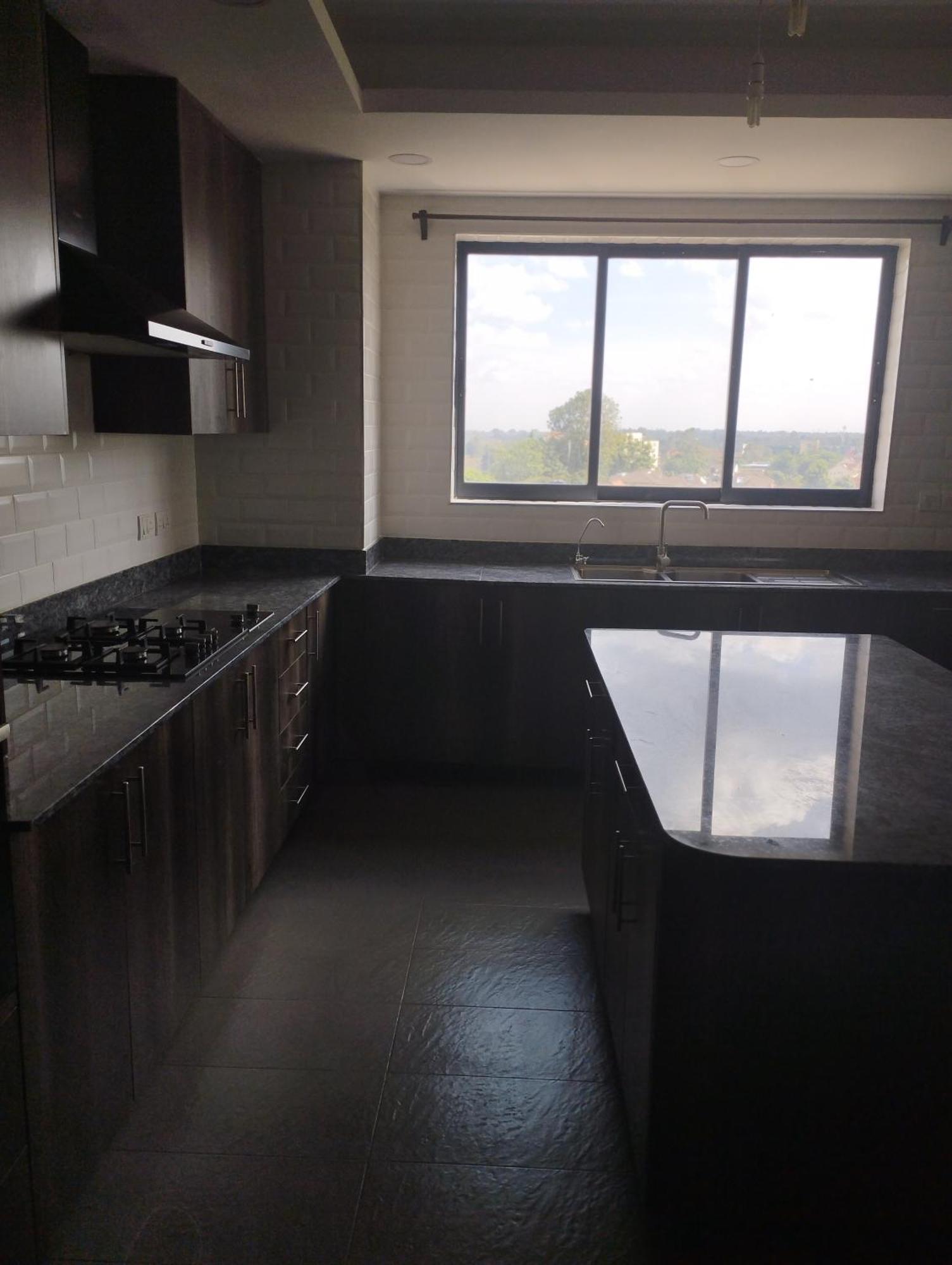 Apartment 4 Bedroom With Sq Duplex To Let In Lavingtone *