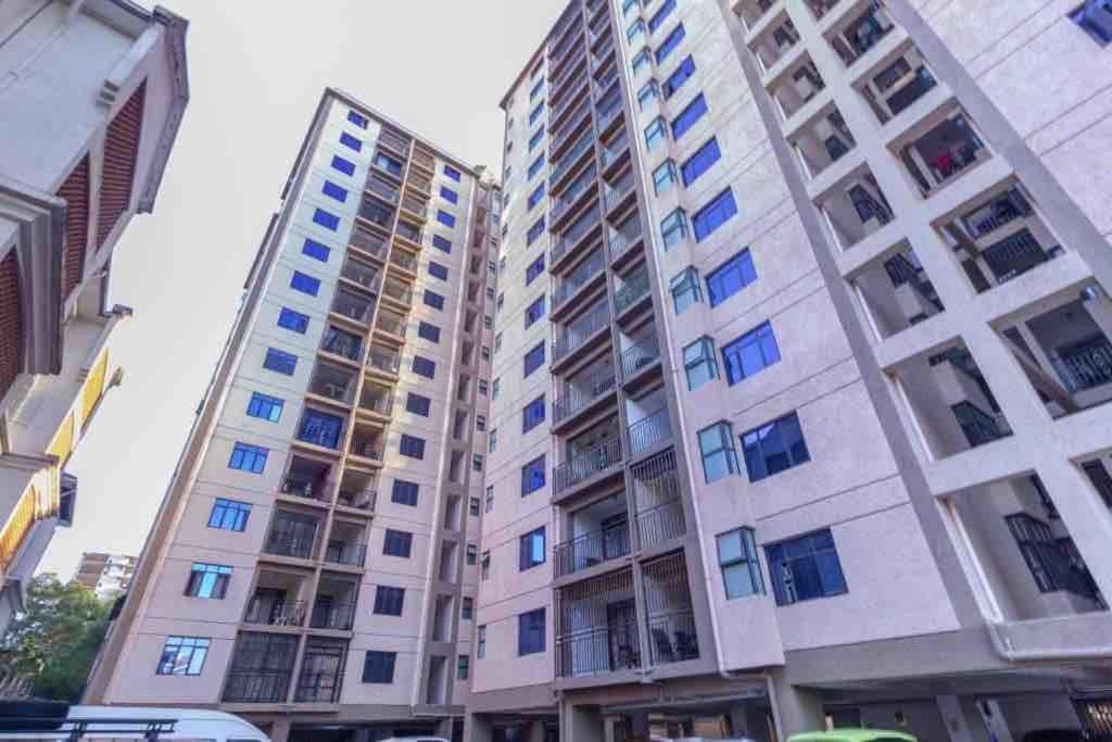 Denis Garden,2br, Gym,wifi,netflix,free Parking Apartment
