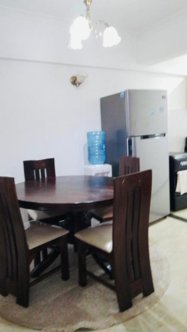 Denis Garden,2br, Gym,wifi,netflix,free Parking Apartment