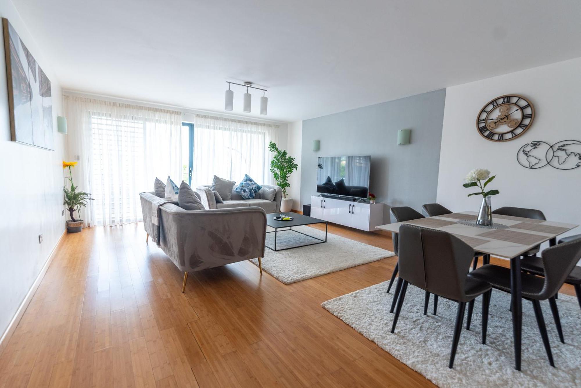 Apartment Garden By Sheline *
