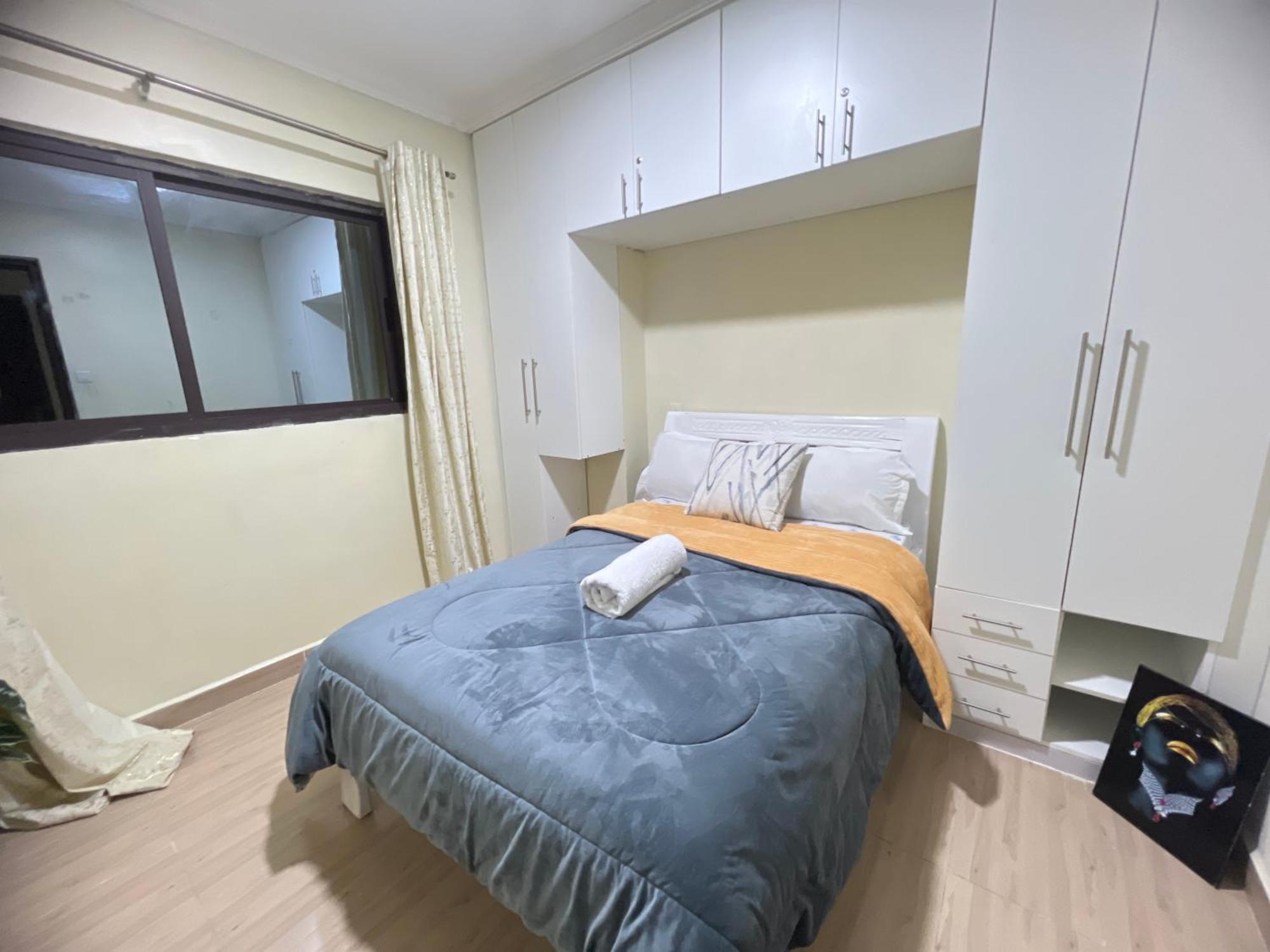 Apartment Fully Furnished 2 Bedroom With A Spacious Balcony Behind Gateway Mall 10 Minutes To Jkia,5min To Sgr With Ac,washing Machine And Lift