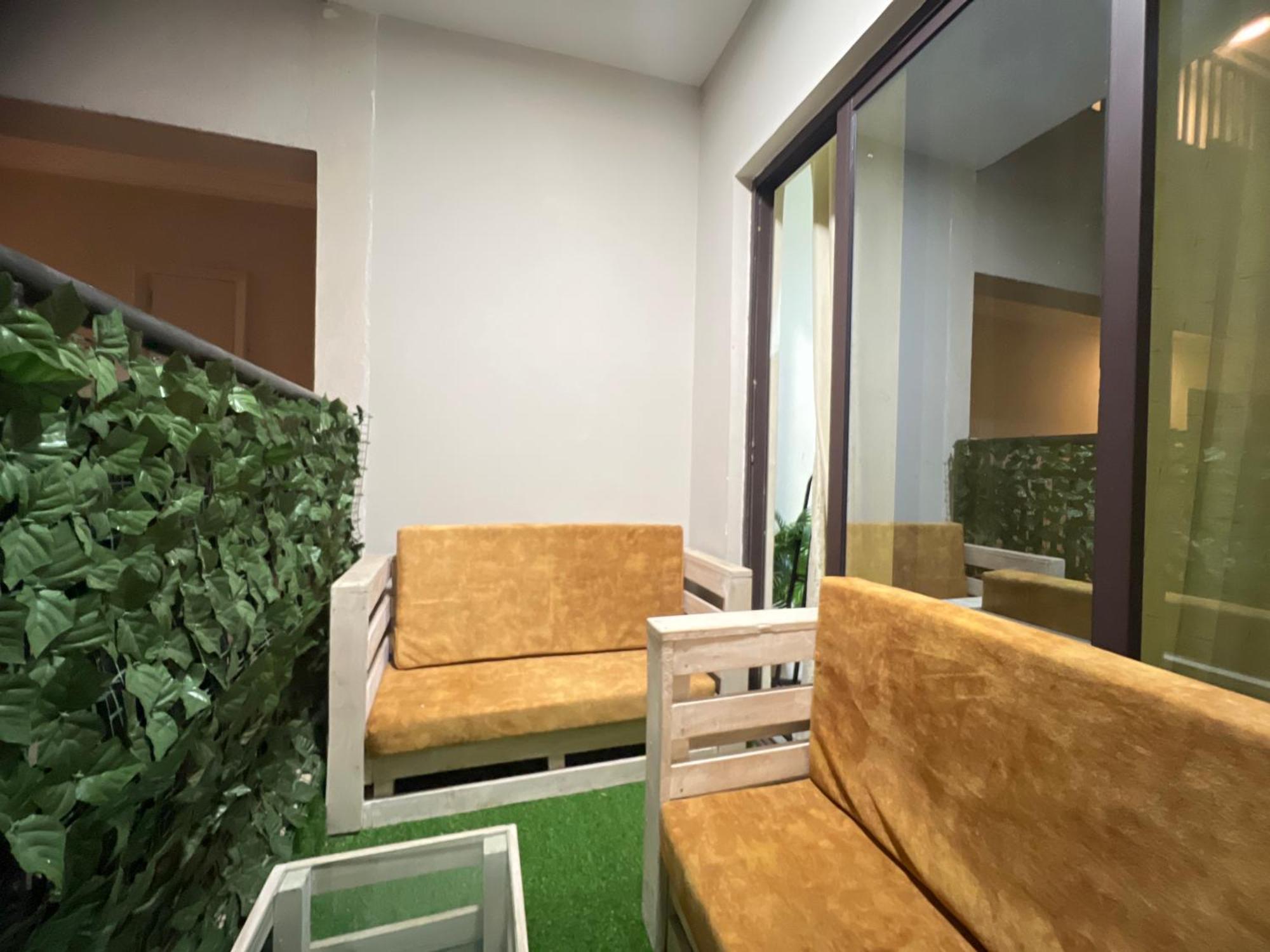 Fully Furnished 2 Bedroom With A Spacious Balcony Behind Gateway Mall 10 Minutes To Jkia,5min To Sgr With Ac,washing Machine And Lift Nairobi