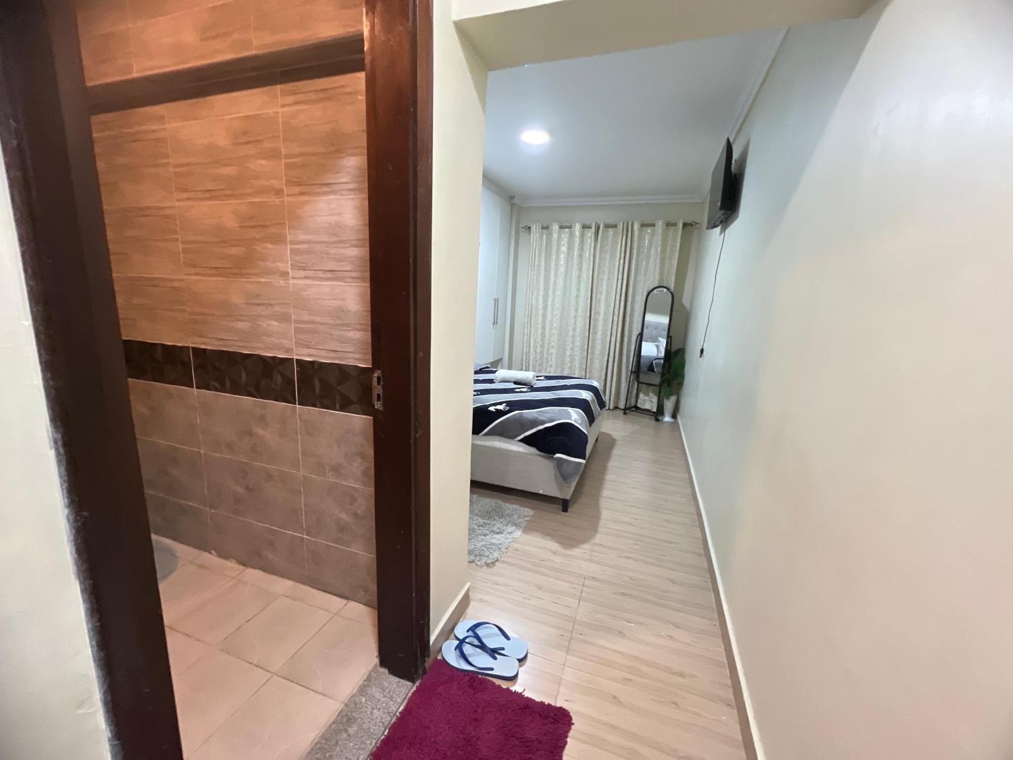 Fully Furnished 2 Bedroom With A Spacious Balcony Behind Gateway Mall 10 Minutes To Jkia,5min To Sgr With Ac,washing Machine And Lift Apartment *