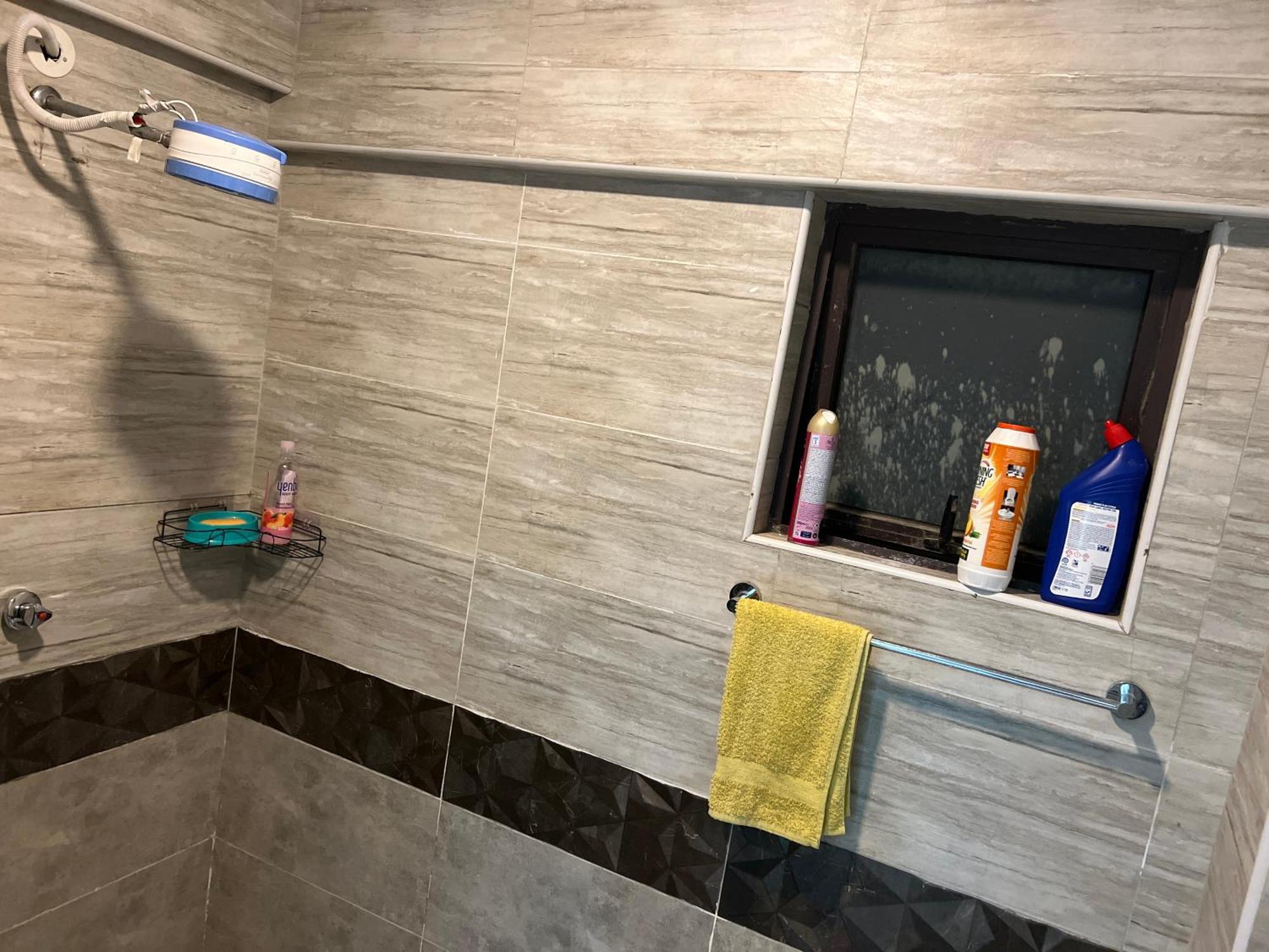 Fully Furnished 2 Bedroom With A Spacious Balcony Behind Gateway Mall 10 Minutes To Jkia,5min To Sgr With Ac,washing Machine And Lift Apartment Nairobi