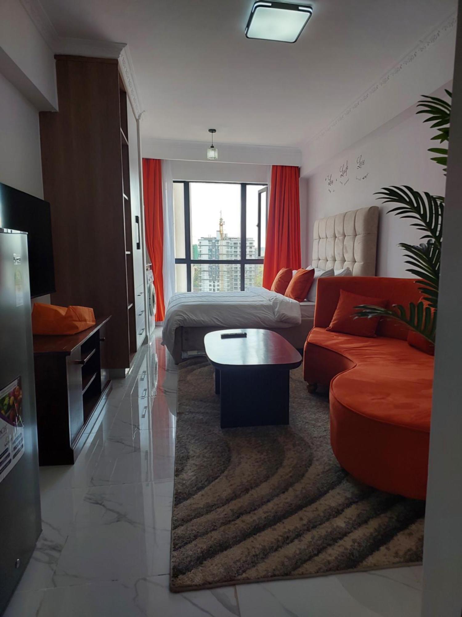 Apartment Apartment, Smarthomes