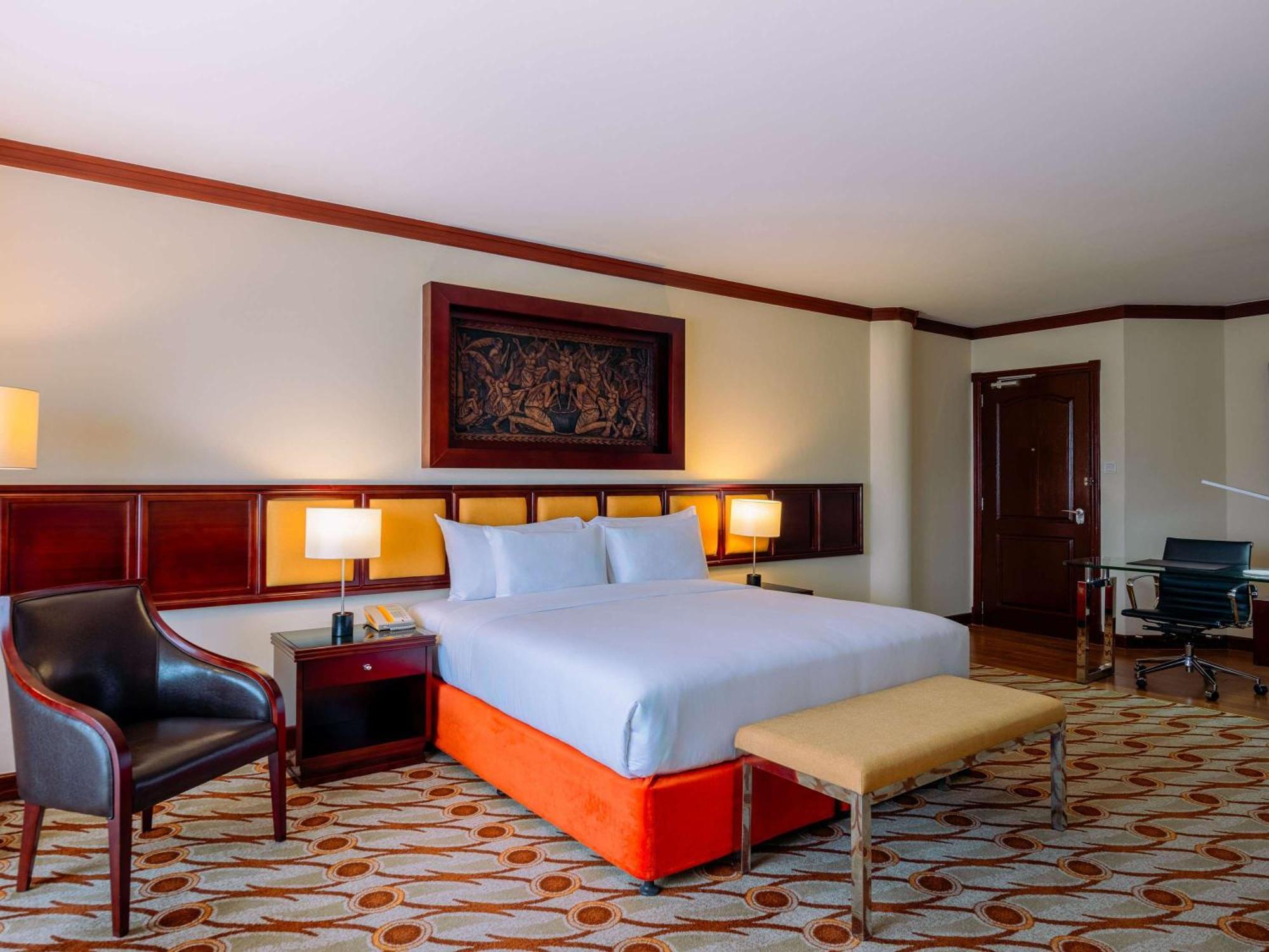 Moevenpick & Residences Hotel 5*