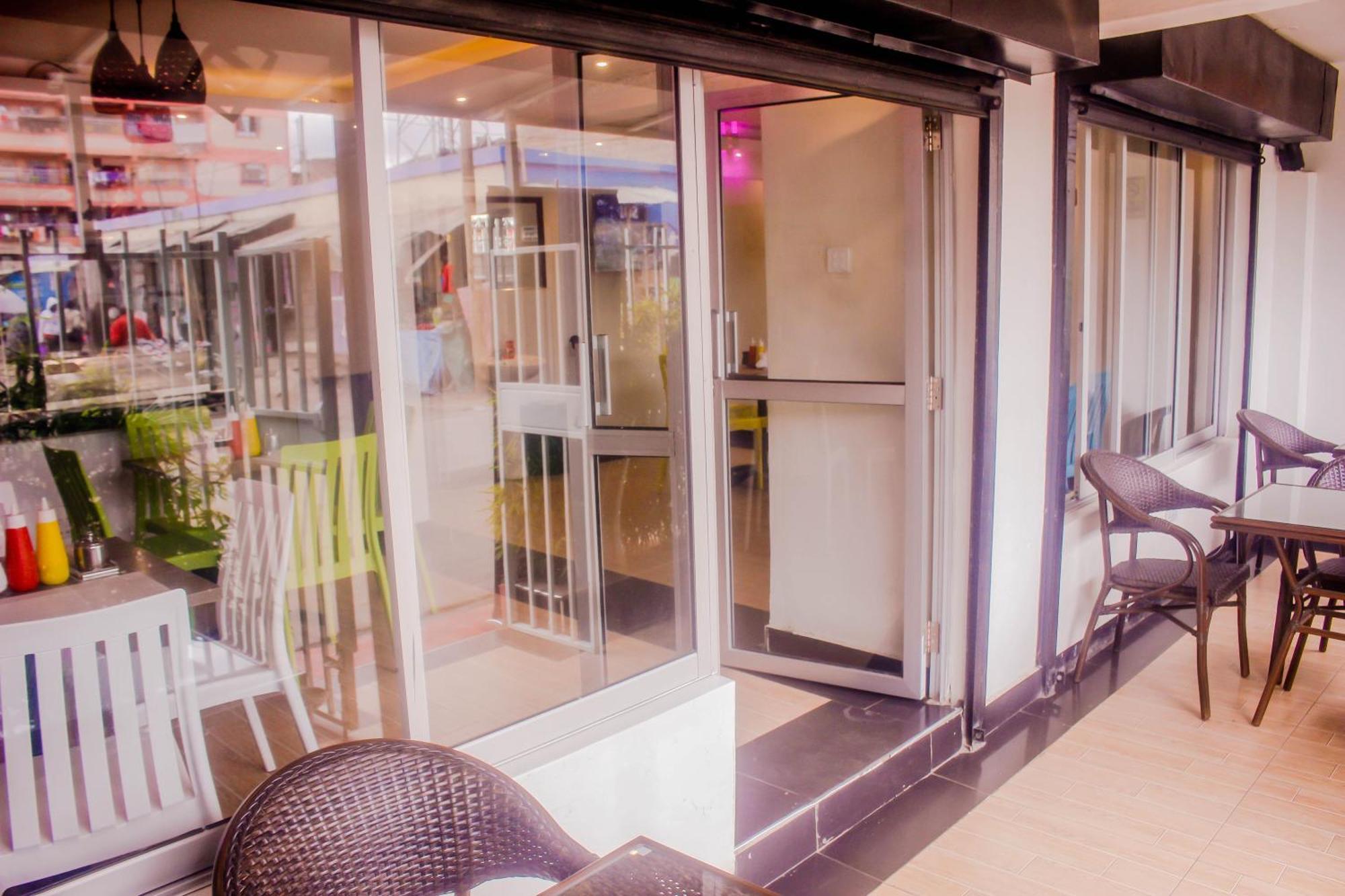 Dayo Suites And 4*