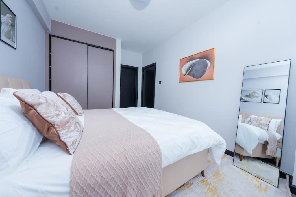 Apartment Lavish 2-bedroom Urban Sanctuary In Westlands Nairobi