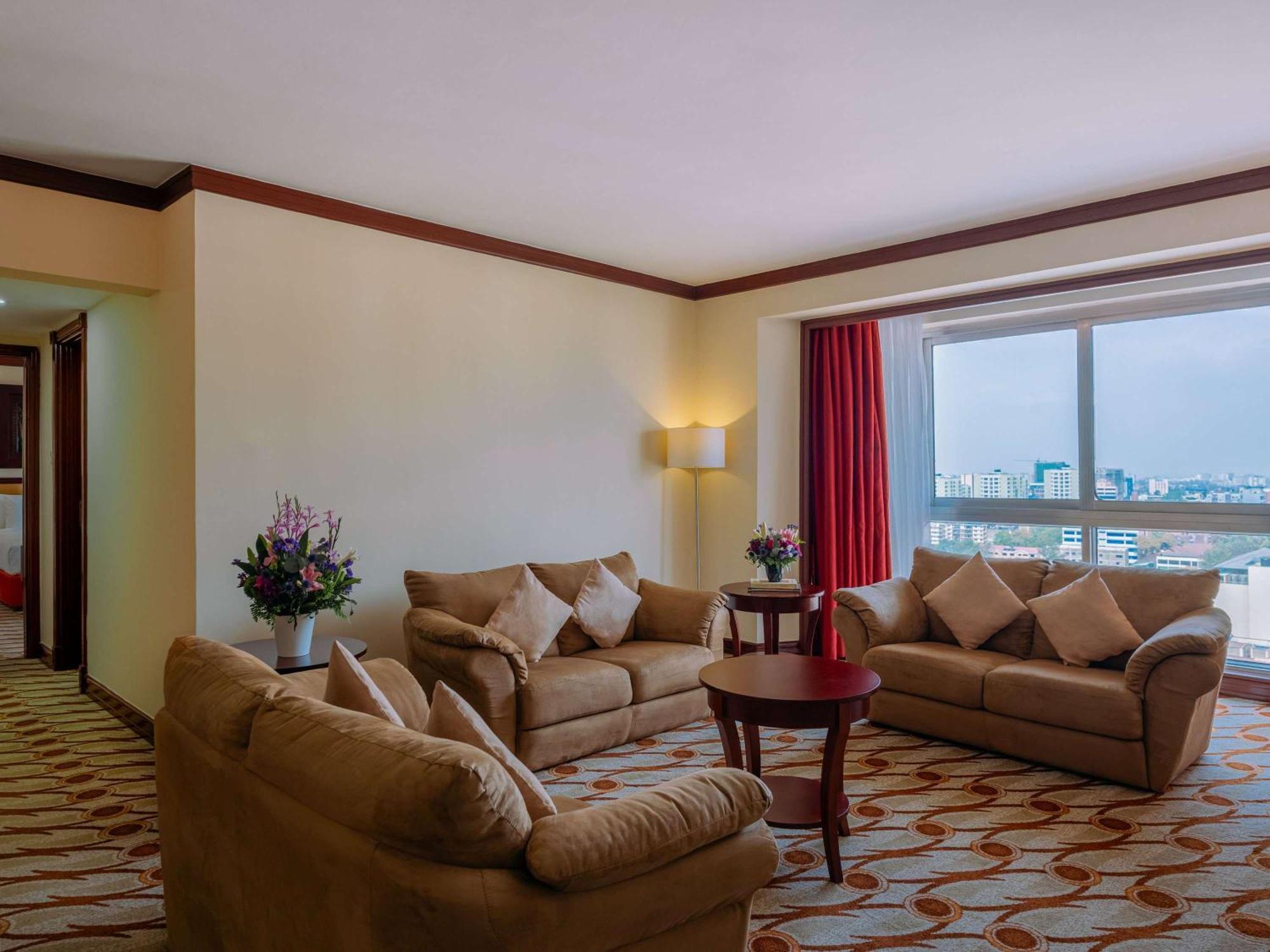 Hotel Moevenpick & Residences 5*