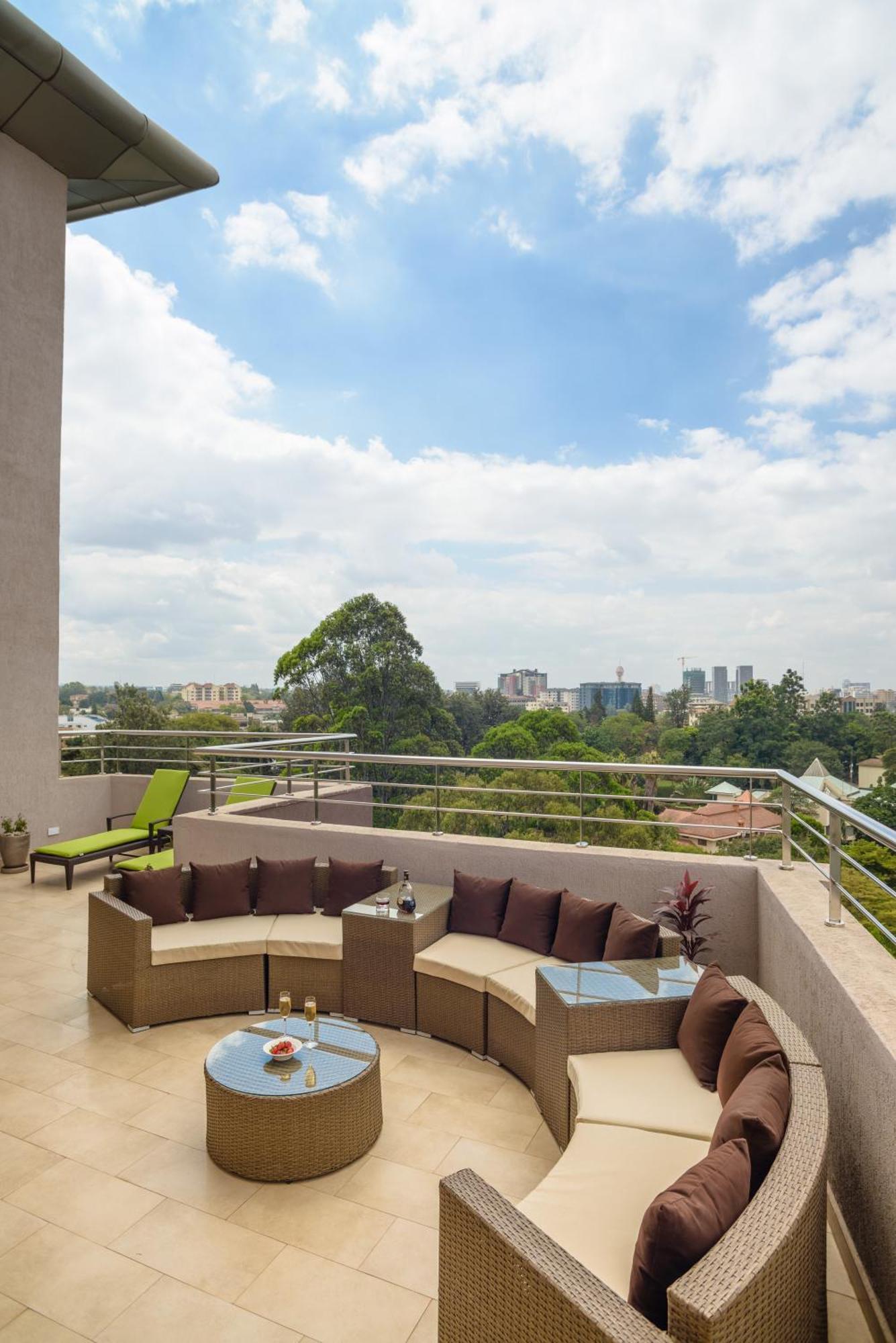 Aparthotel Gemsuites And Serviced Riverside 5*