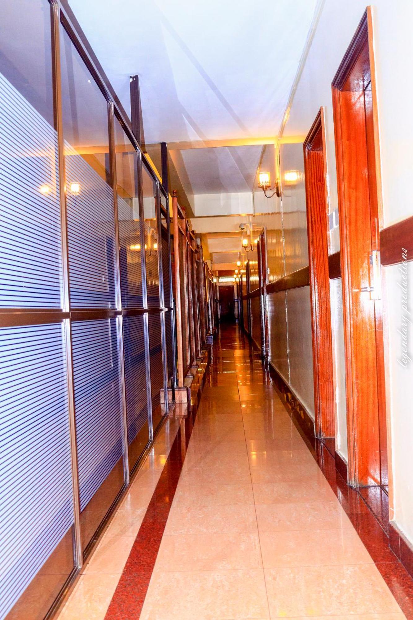 Jamia Hotel 3*