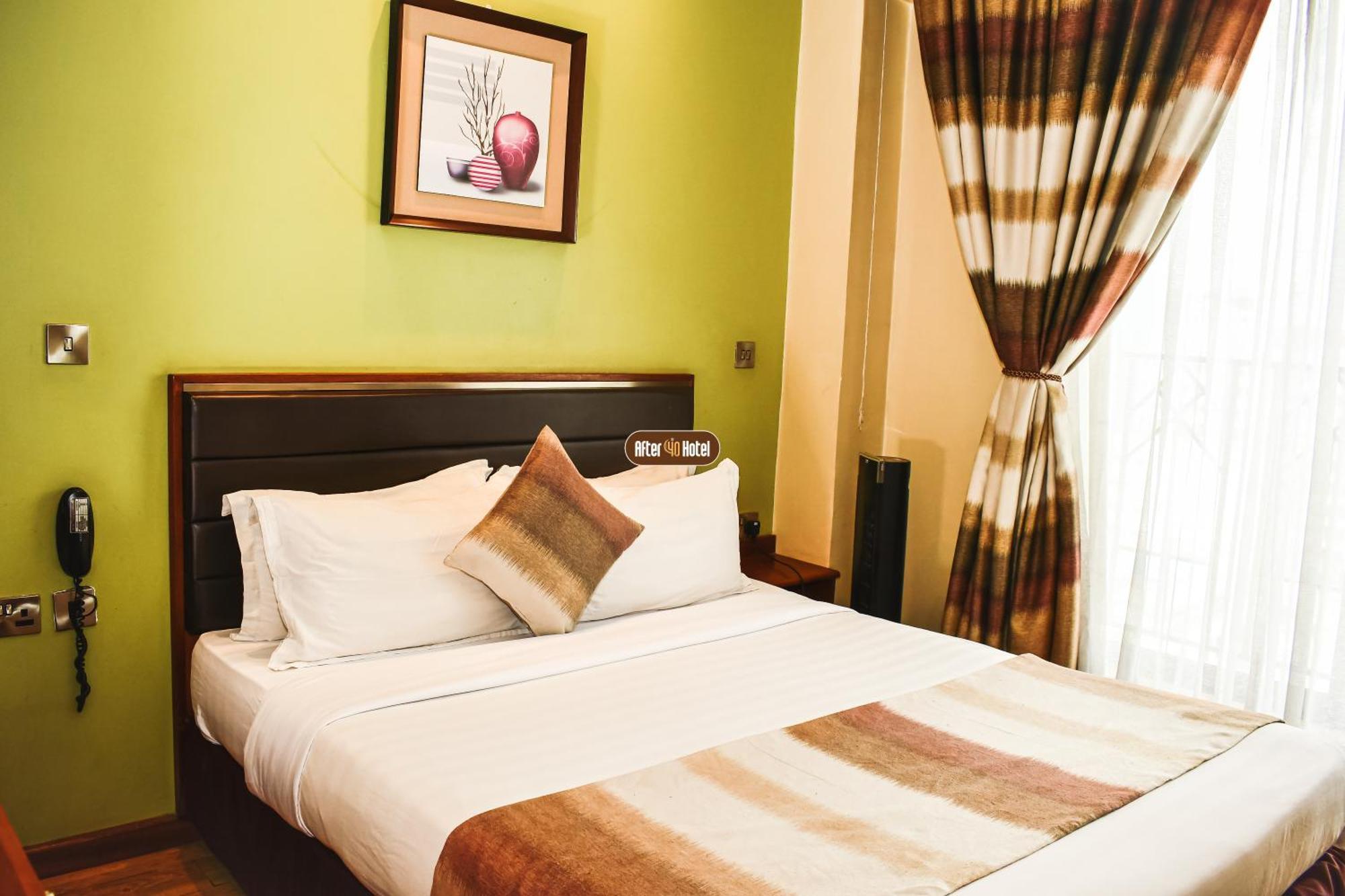 Hotel After 40 3*