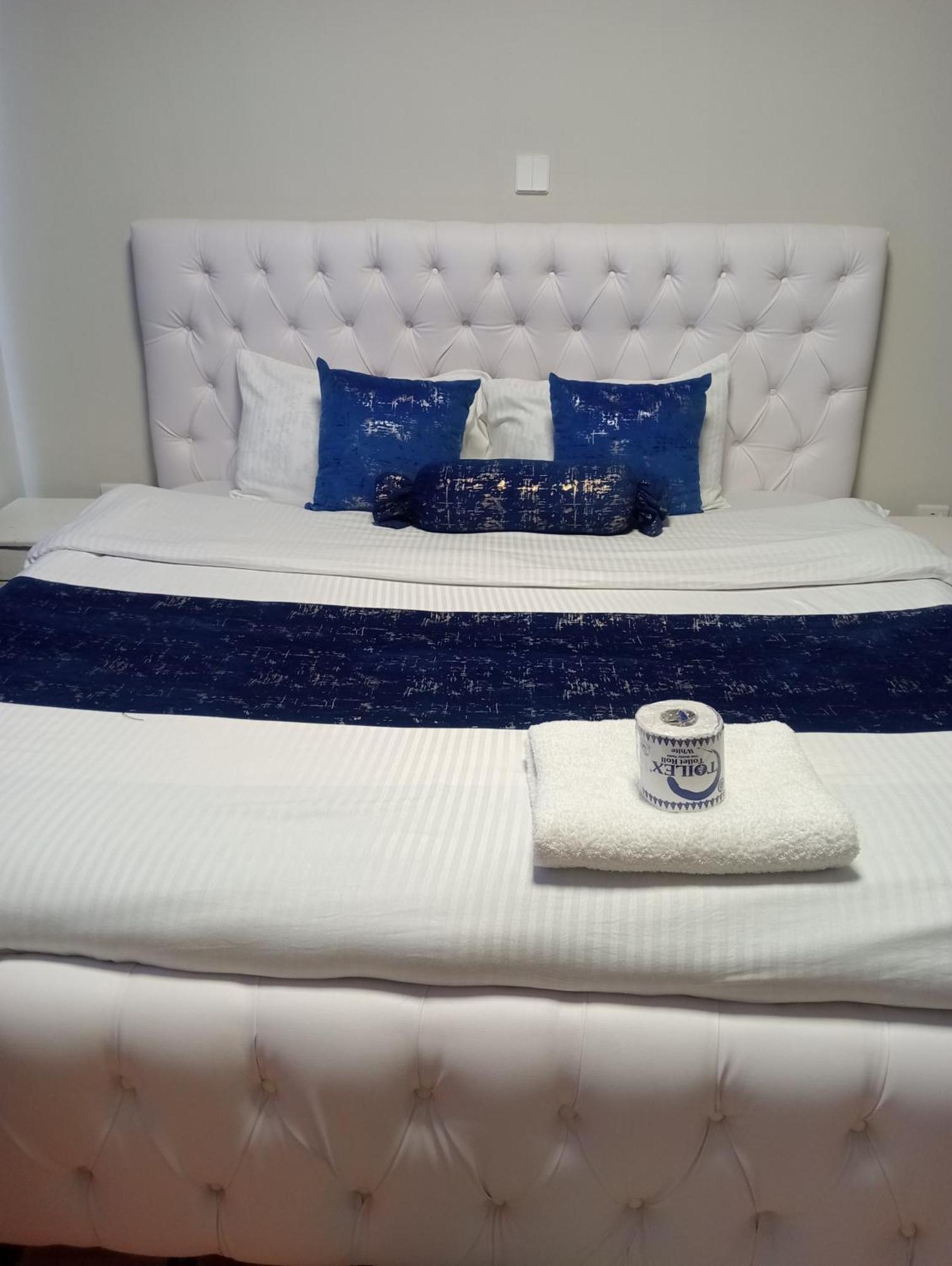 Royalty Cubes-jkia Capsule hotel