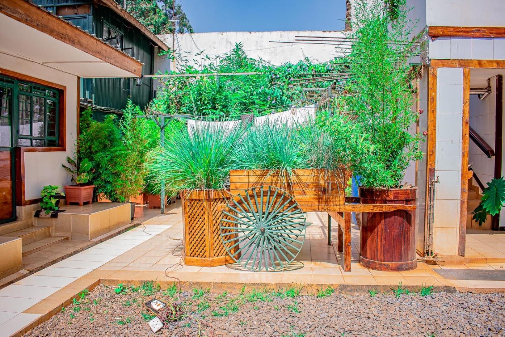 Belaire Ruaka 1 Guest house