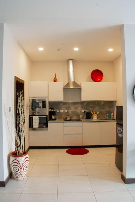 Skynest Luxurious 2br With Gym&pool Nairobi