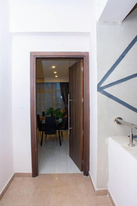 Skynest Luxurious 2br With Gym&pool Apartment *