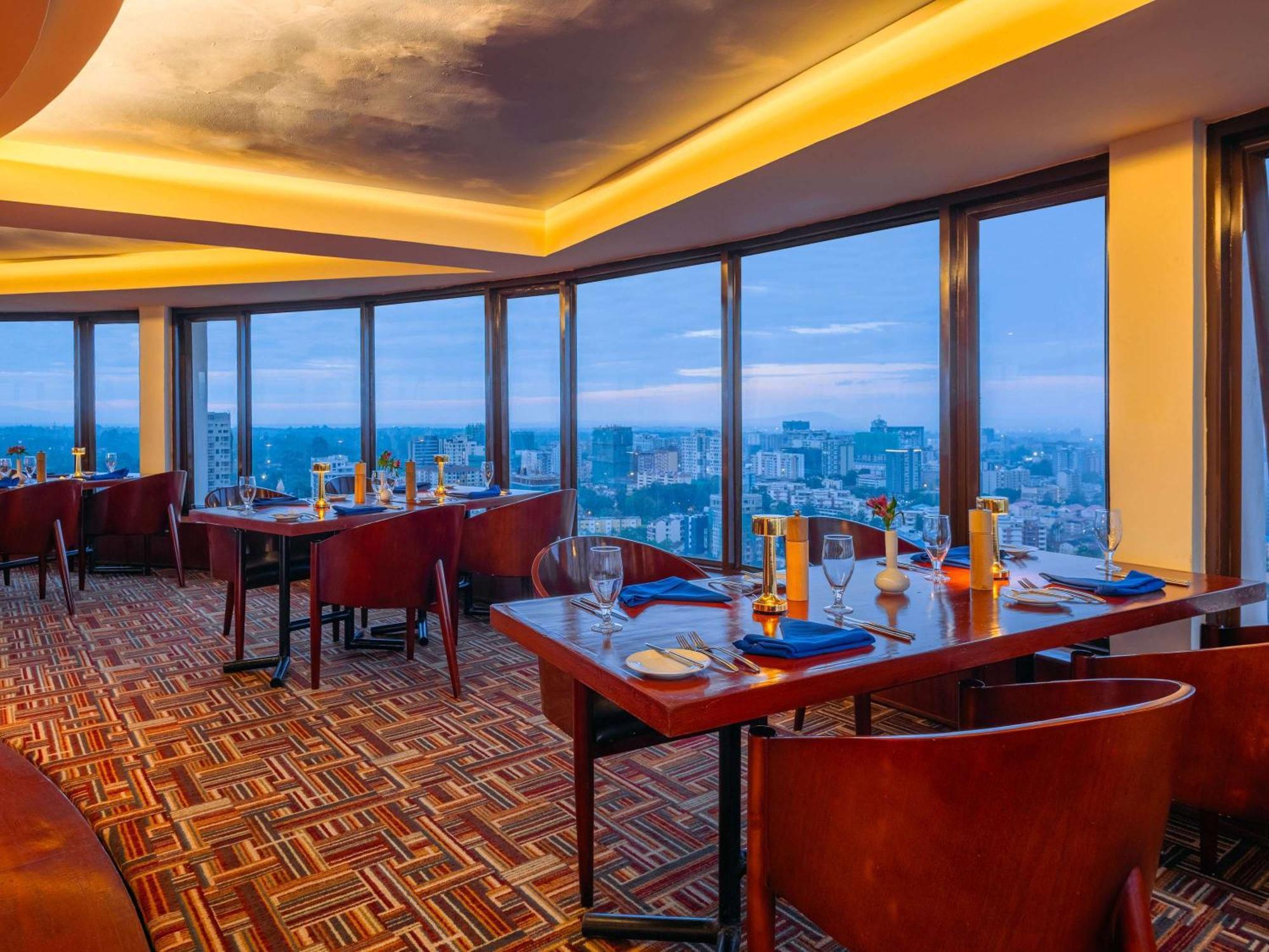 Hotel Moevenpick & Residences