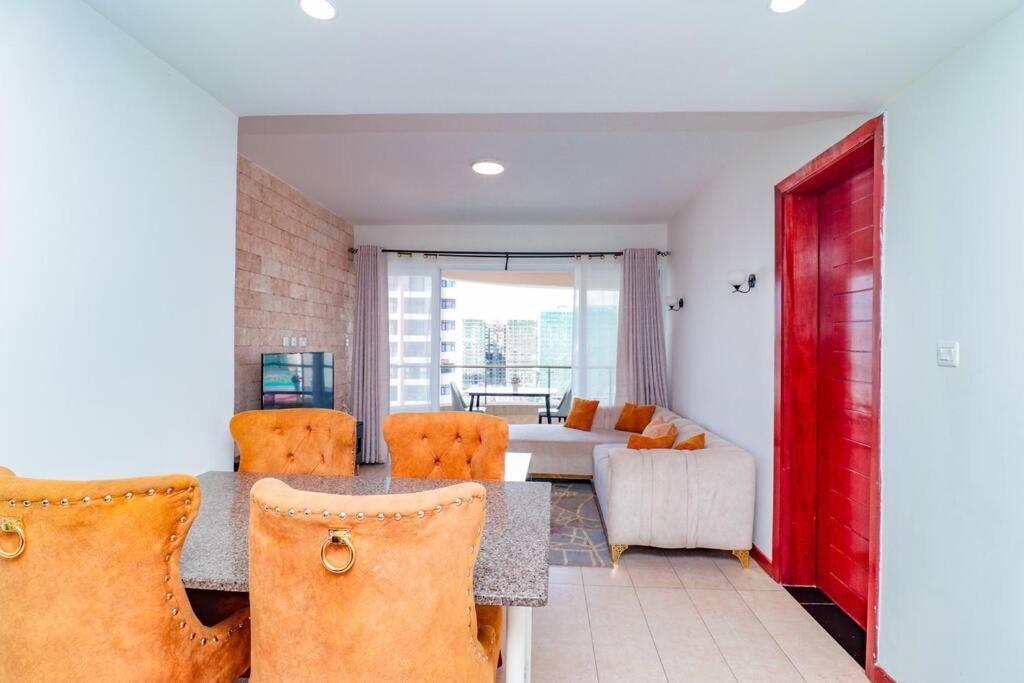 Luxury 2 Bdrm Ensuite In Kilimani With Balcony Views *
