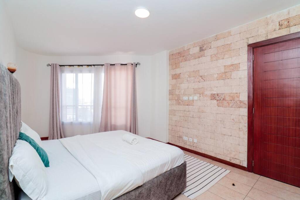 Luxury 2 Bdrm Ensuite In Kilimani With Balcony Views Apartment *