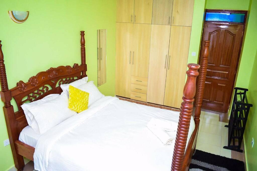 Exquisite 1bedroom Located In Garden Estate, Thome Apartment *