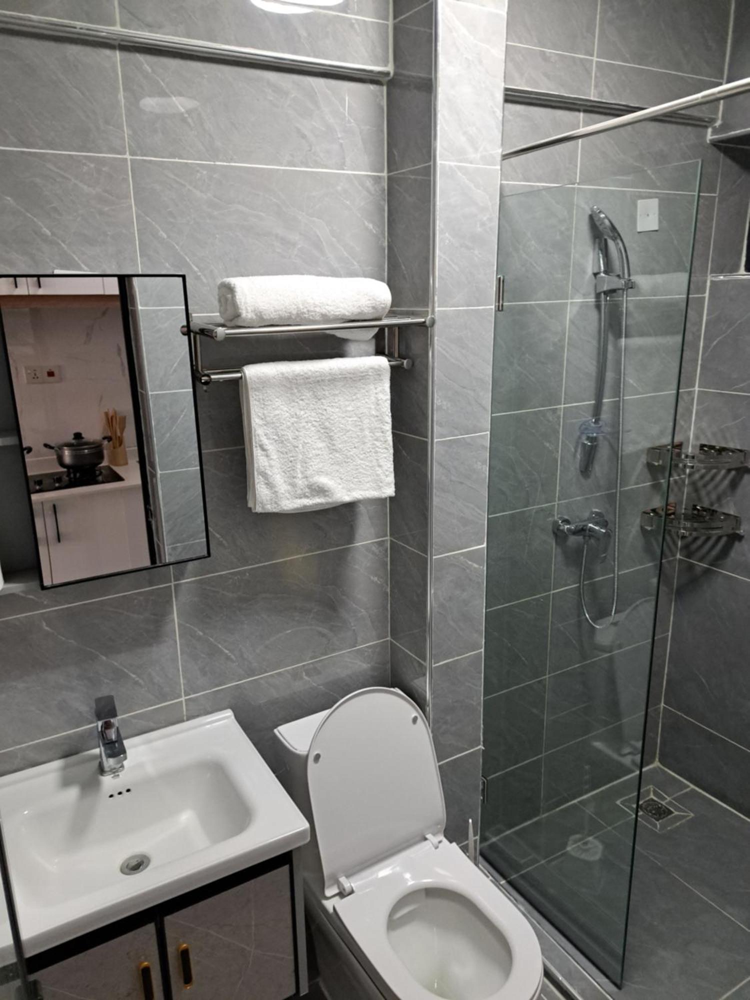Smart Service Apartment. *