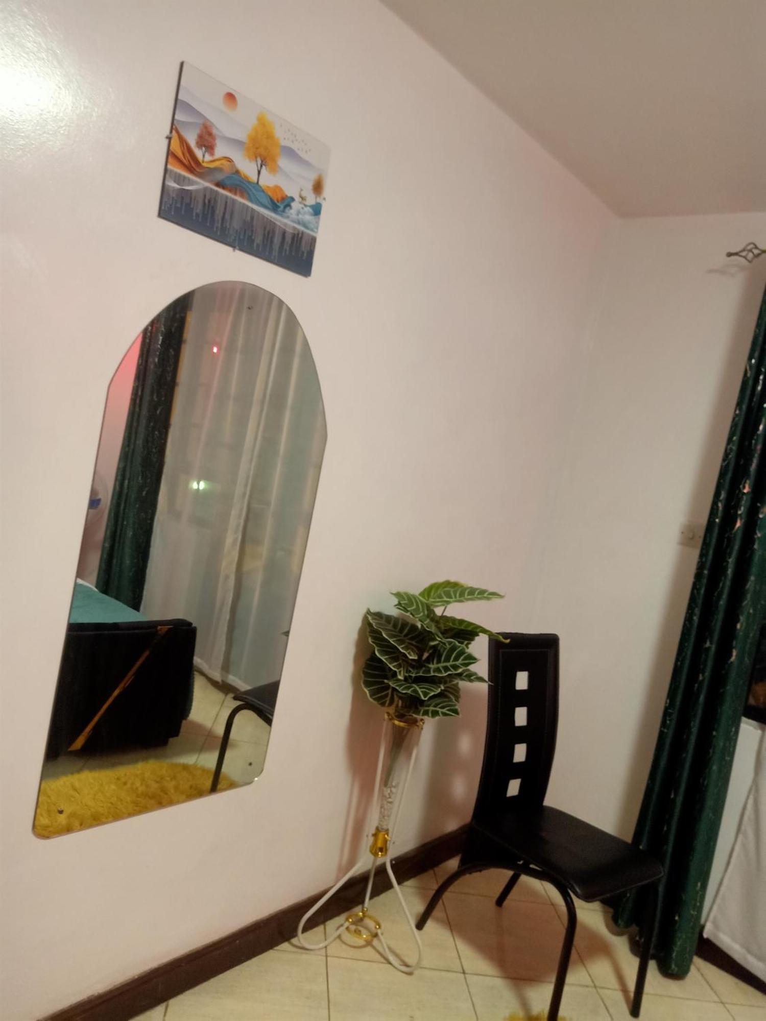 Golden Palace Apartment *