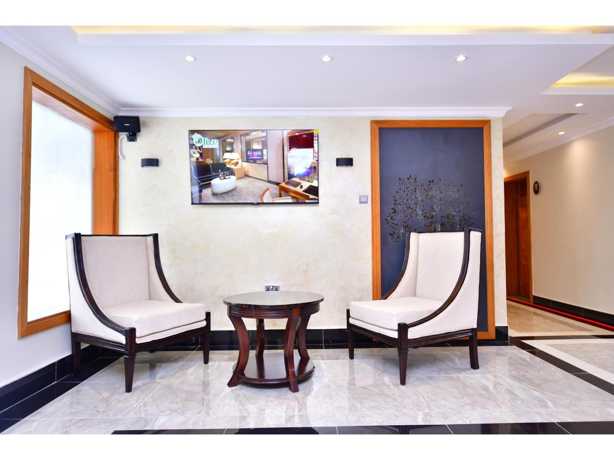 Hotel Olive Gardens 2*