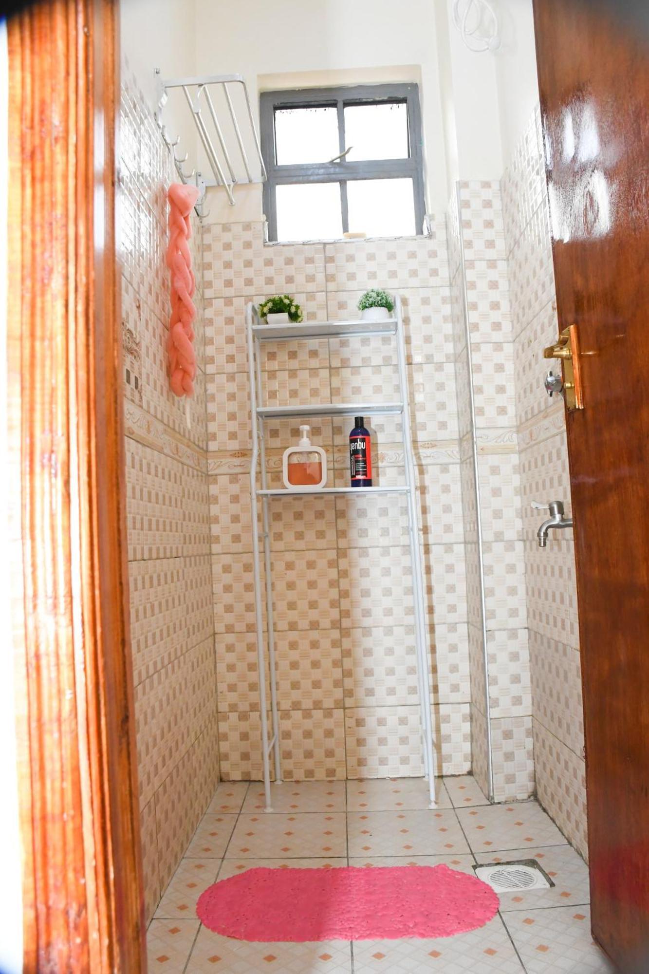 Apartment Two Bedroom Next To Amani Apartment, Utawala *