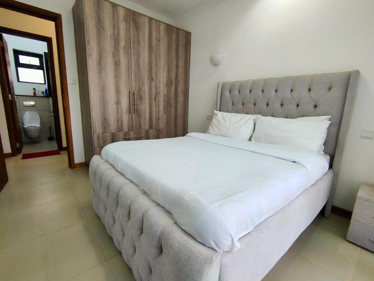 Guest house Aramis 2 Bedroom Serviced Westlands Nairobi