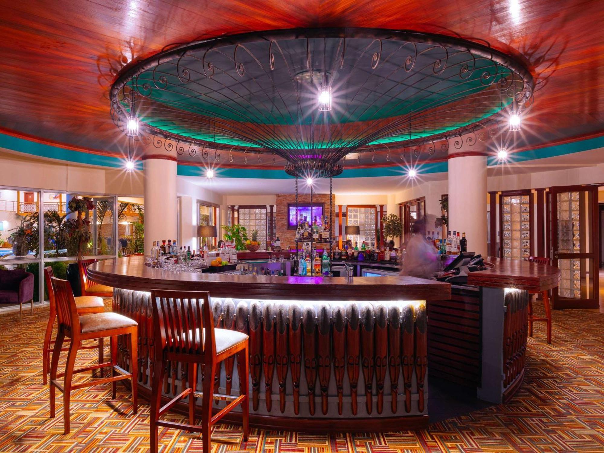 Hotel Moevenpick & Residences 5*