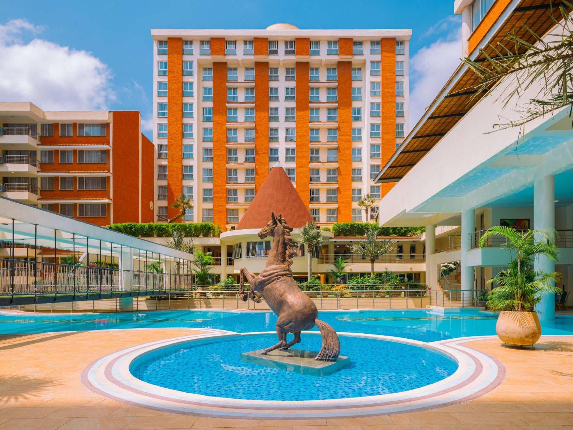 Moevenpick & Residences Hotel 5*