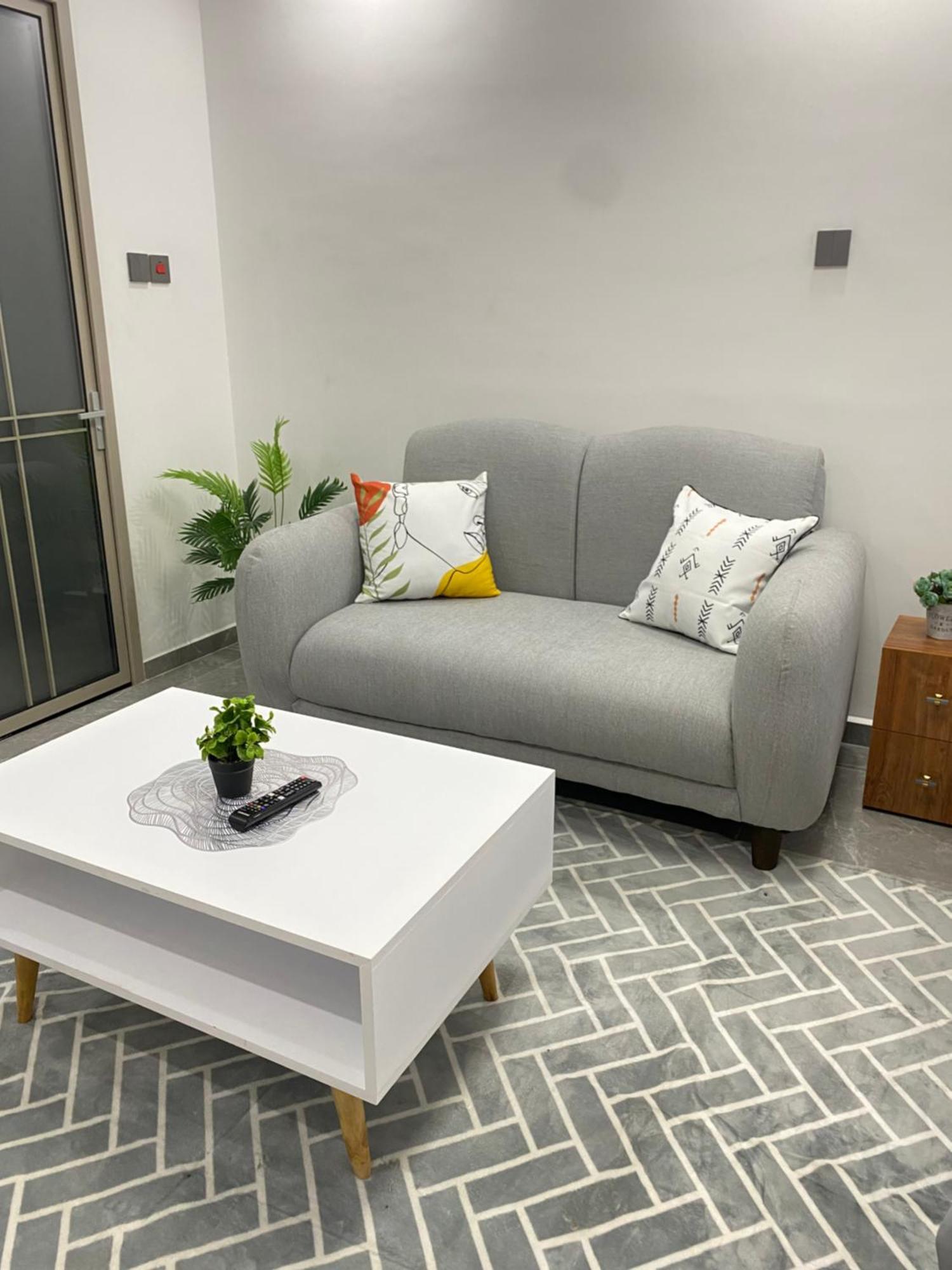 Anneys Nook - Cozy In Kileleshwa With View Nairobi