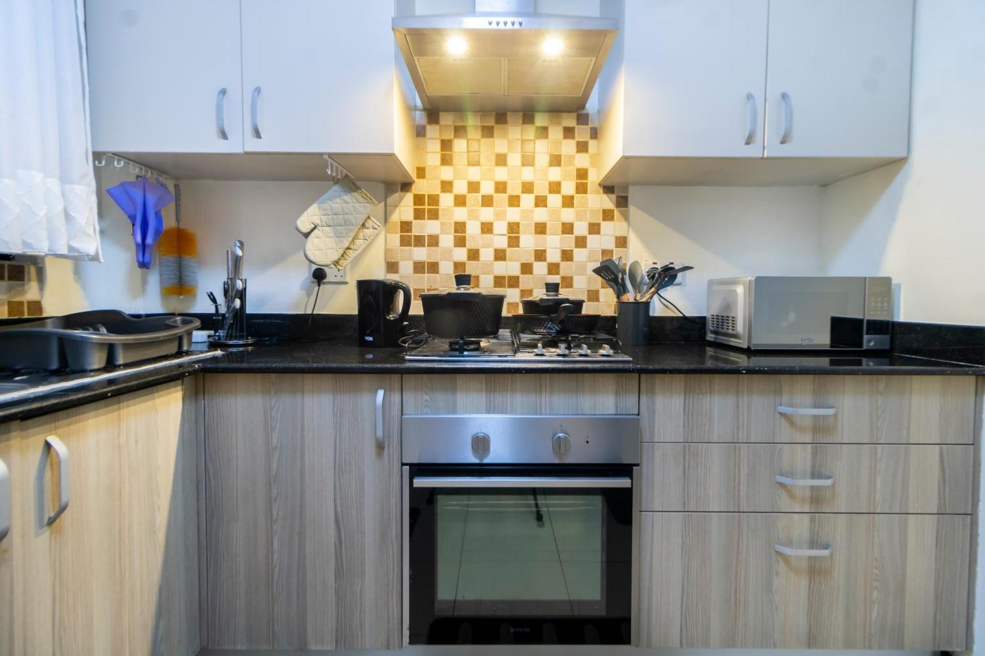 Apartment Serenity Retreat - 2 Bed With Pool & Gym Nairobi