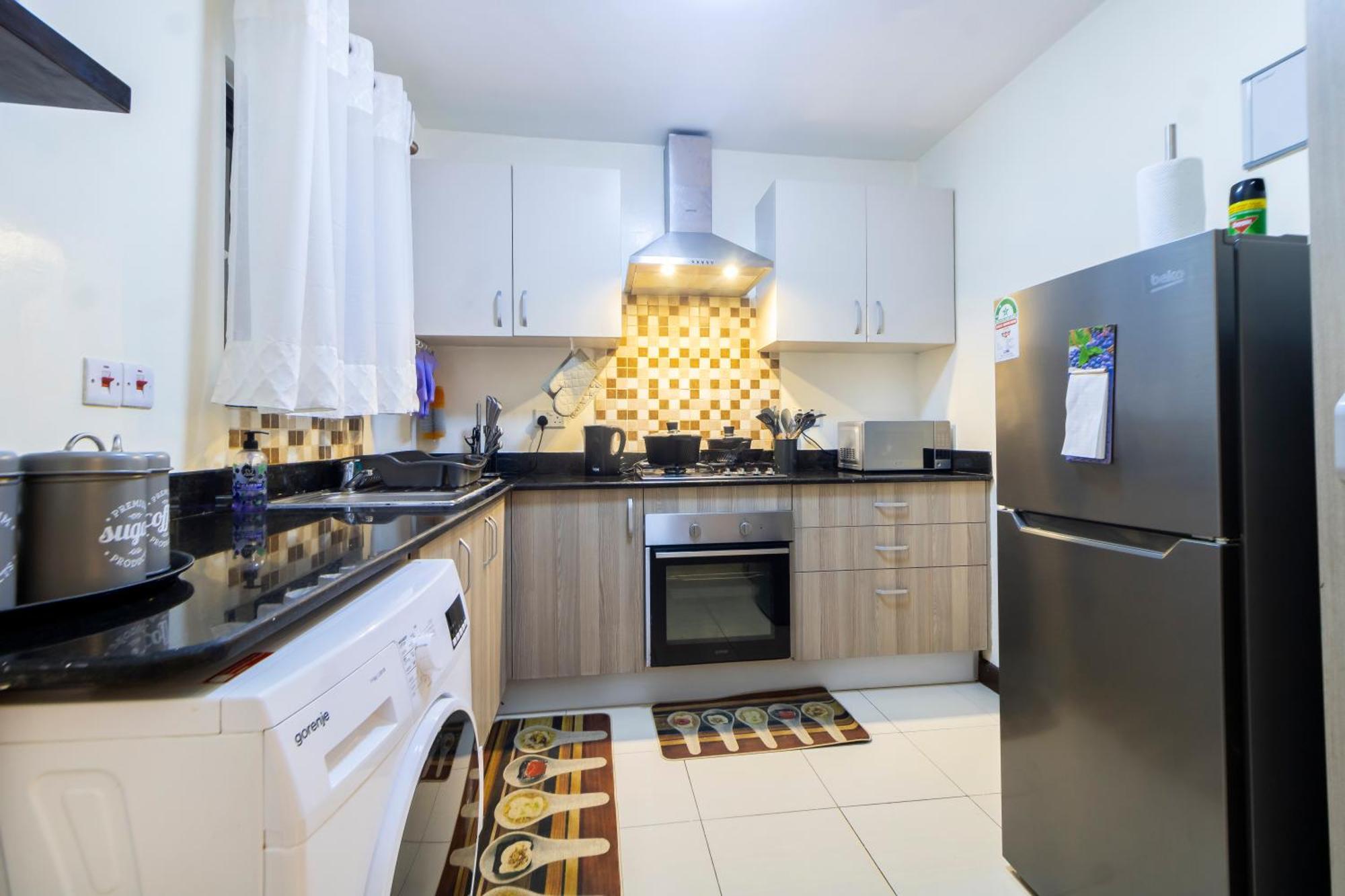 Apartment Serenity Retreat - 2 Bed With Pool & Gym