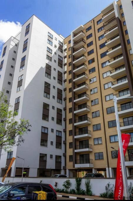 Mo's Place Mi Vida Garden Mall Apartment *