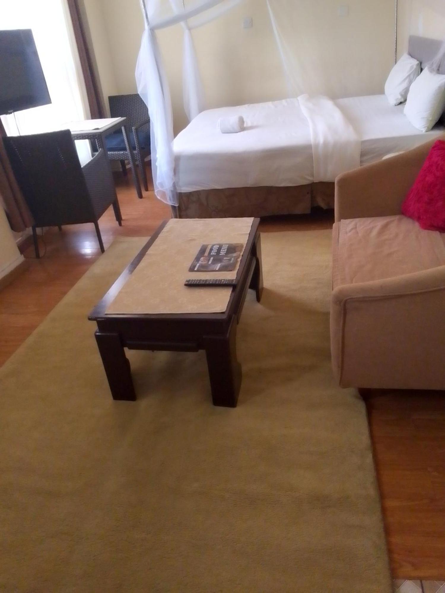 Hotel Emeli 3*