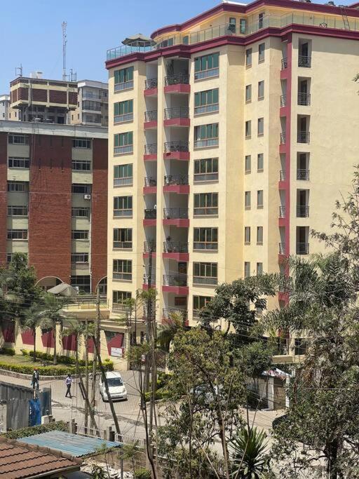 2 Bedroom Ensuite Kilimani, A Cozy Luxury Living *