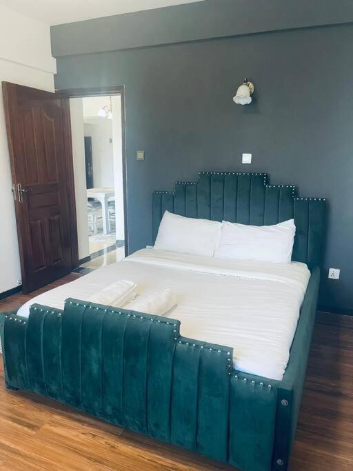 2 Bedroom Ensuite Kilimani, A Cozy Luxury Living Apartment *