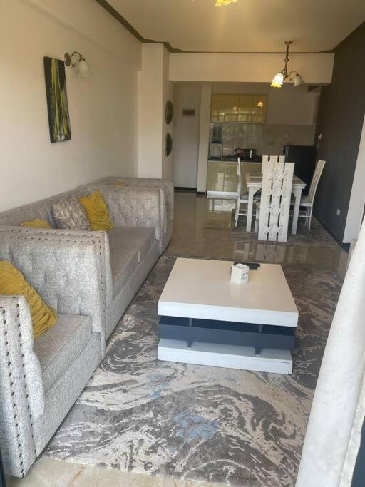 2 Bedroom Ensuite Kilimani, A Cozy Luxury Living Nairobi