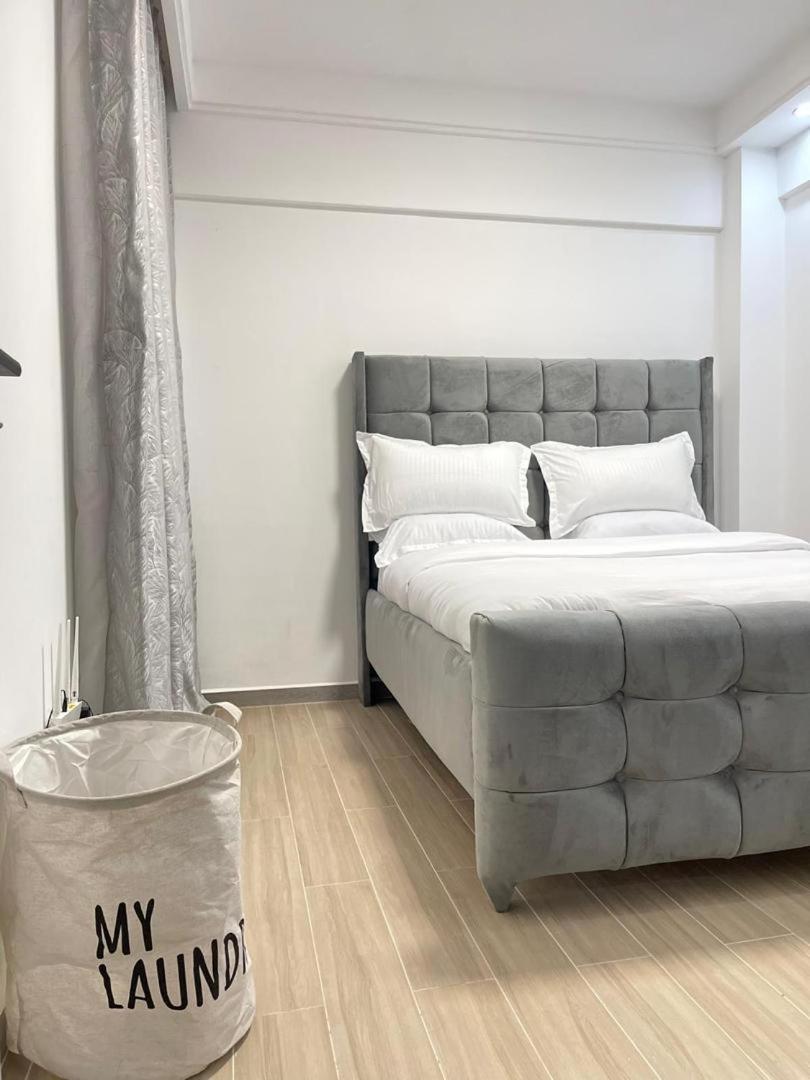 Apartment 2 Bedrooms In Riverside Drive