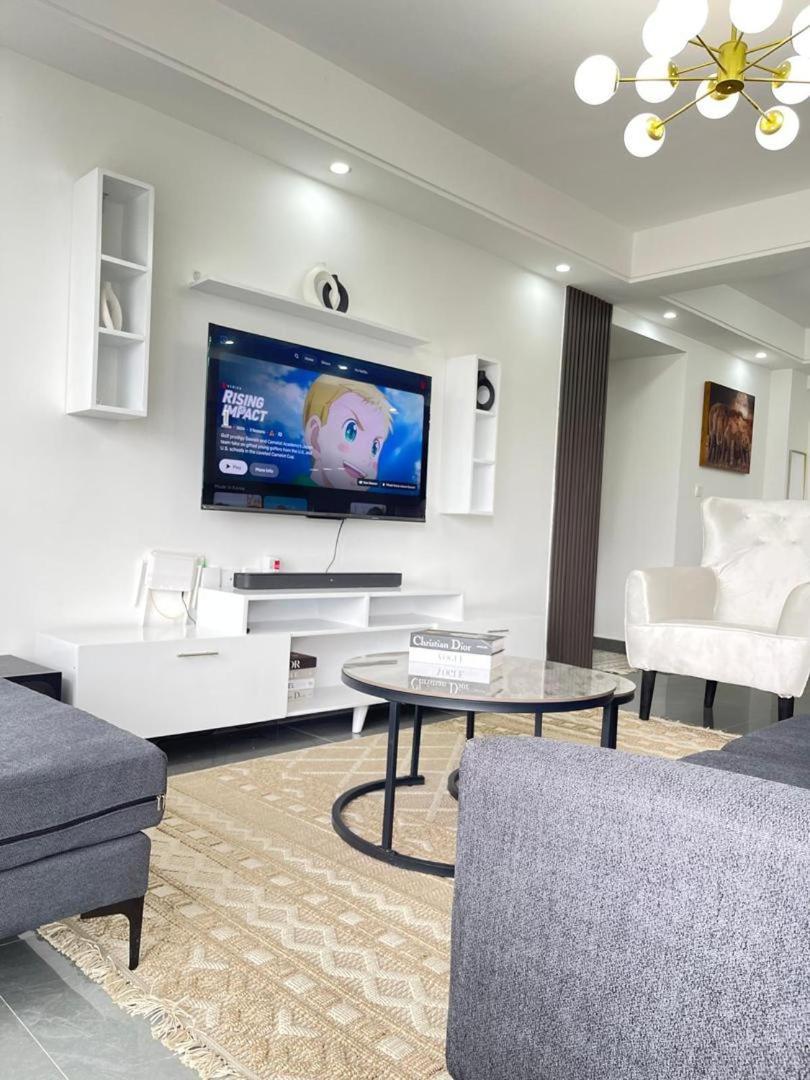 2 Bedrooms In Riverside Drive Apartment