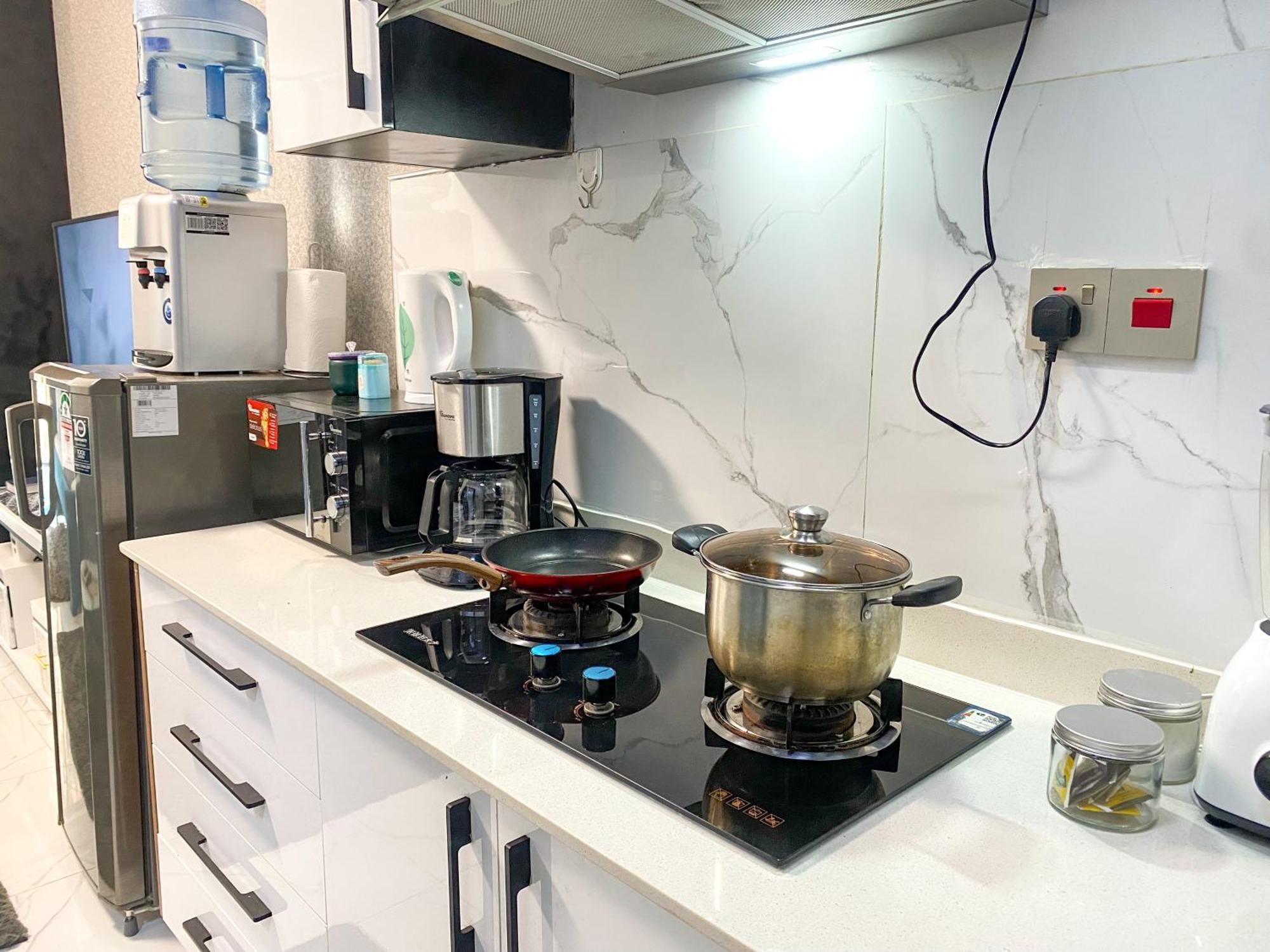 Pazoori Golden Smart Furnished Kilimani *