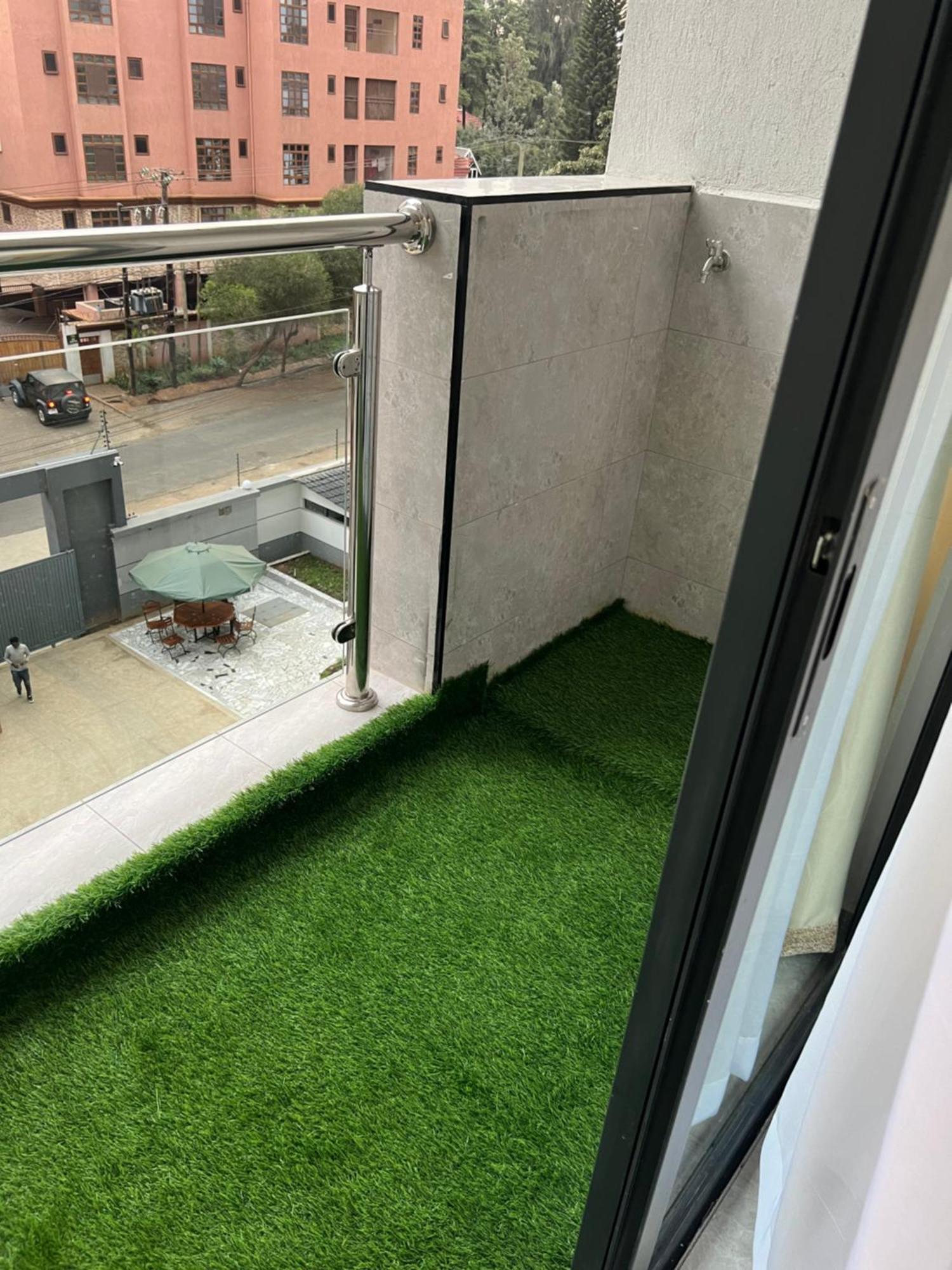 Oasis Garden Apartment