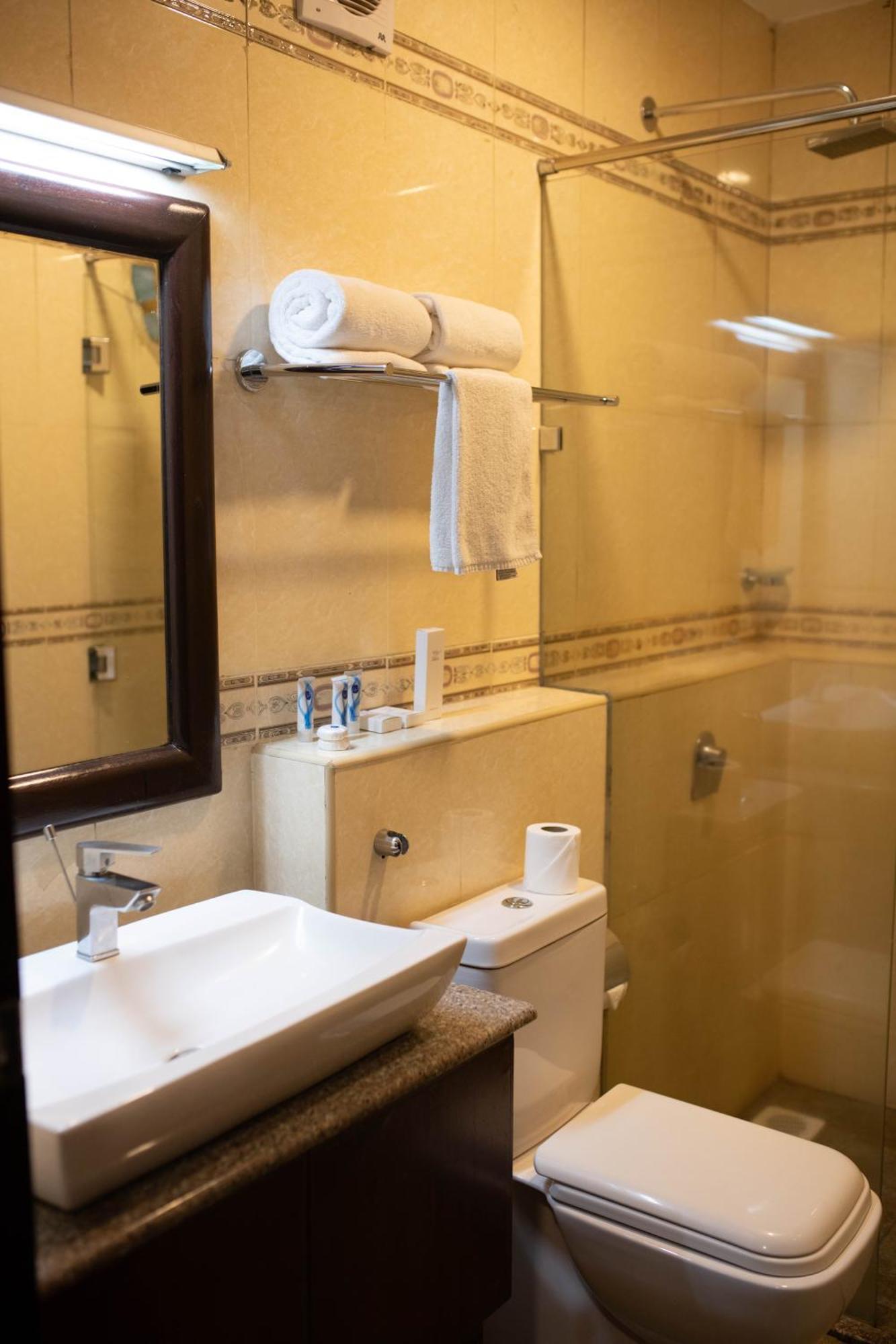 The Monarch Hotel 3*