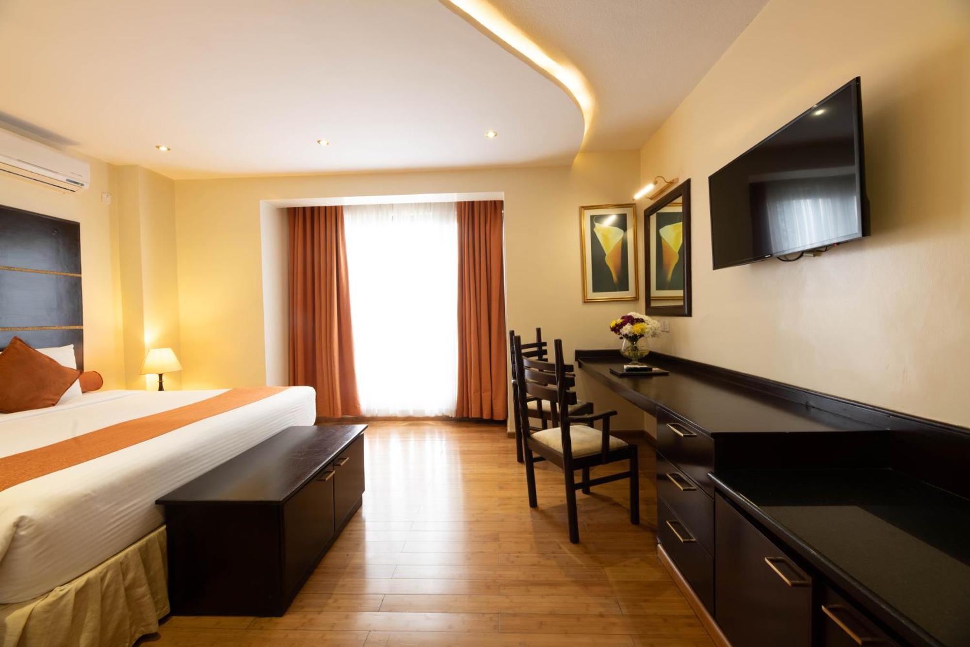 Hotel The Monarch