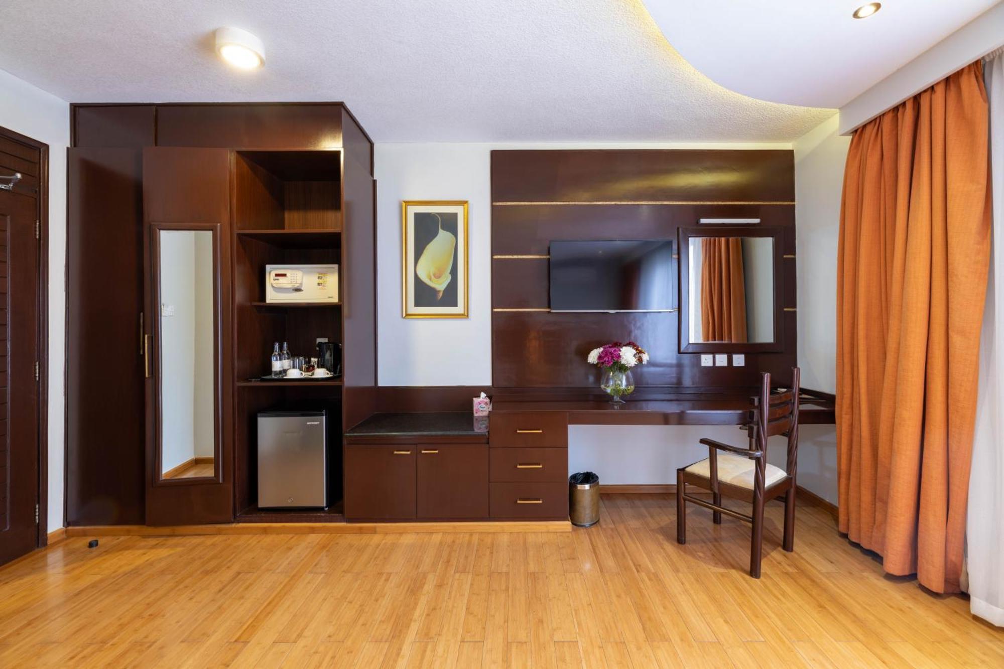 The Monarch 3* Nairobi