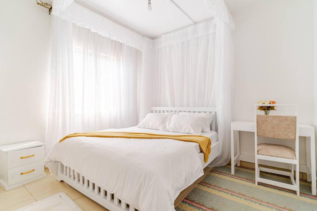 Bed & Breakfast Saruni Homes *