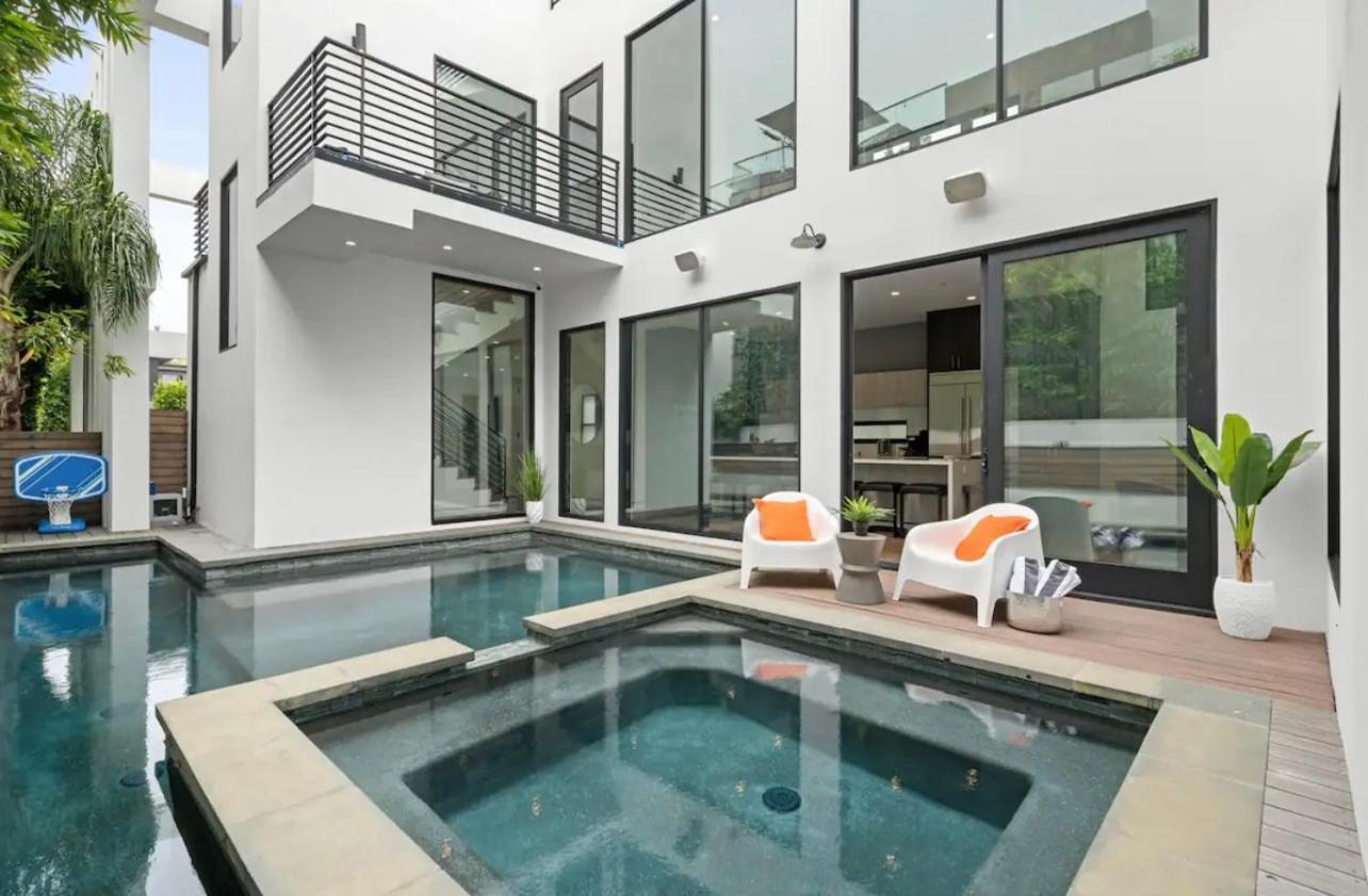 Eastburry Apartment