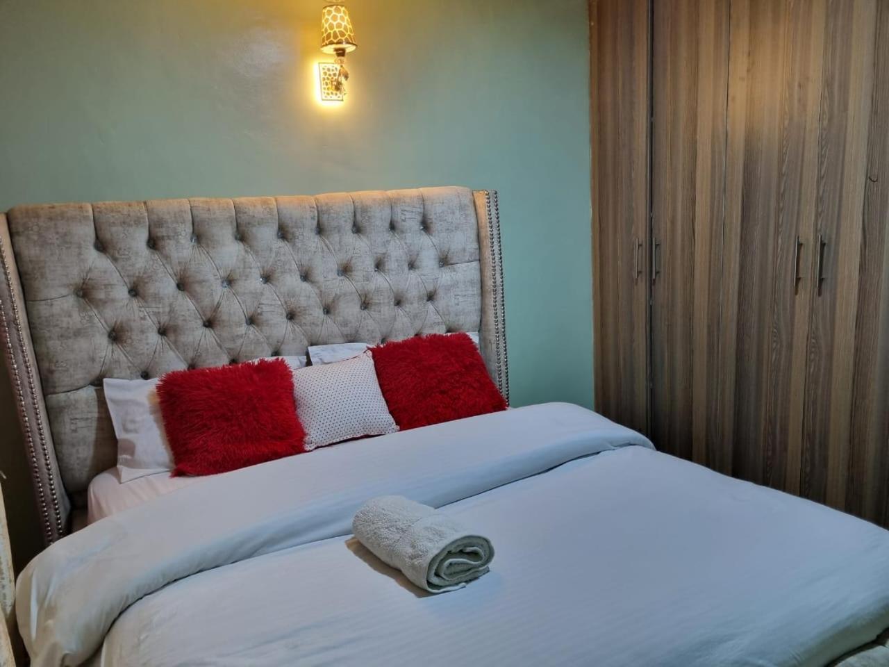Spacious 1 Bedroom Mirema Drive With Parking * Nairobi