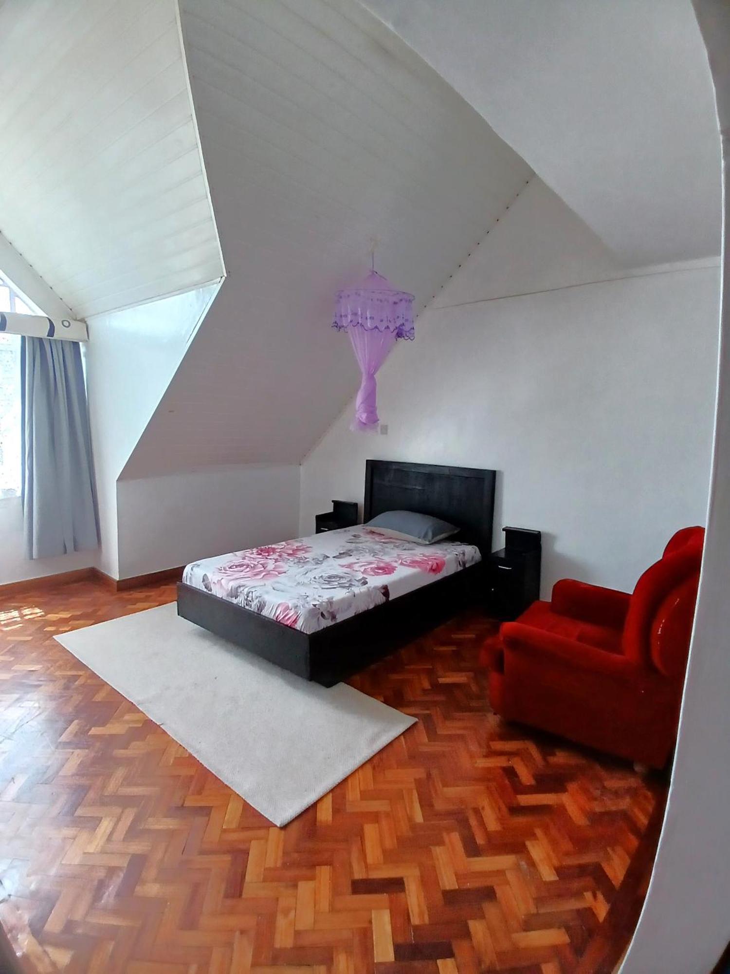 Homestay Spacious Ensuite Kilimani *
